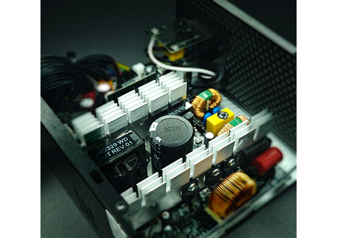 AINAR 艾納爾 EX550 電源供應器 核心用料